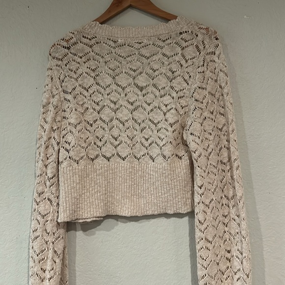 Beige cropped crochet style cardigan - Picture 7 of 7